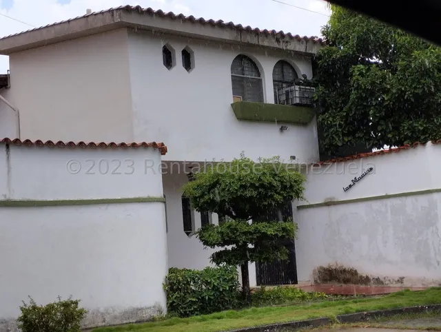 Venta Hermosa, Amplia Y Conservada Casa, Ubicada En Zona Este Urb Del Este  Barquisimeto [ Profesional Inmobiliario Mehilyn Perez ]