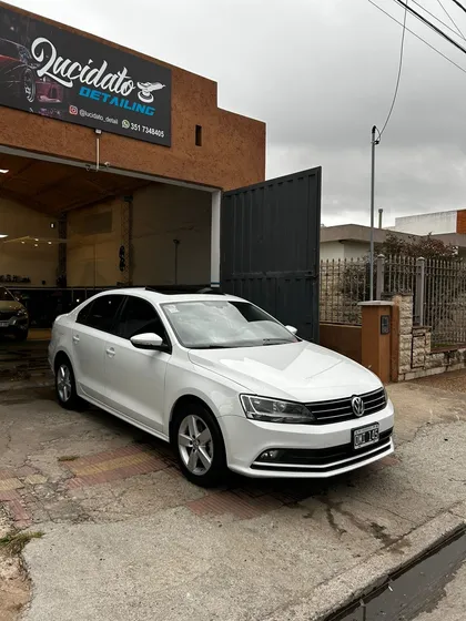 Volkswagen Vento 2.5 Advance Plus 170cv