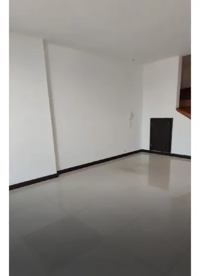 Aparta Oficina  medellin Poblado Sector Palmas  piso Medio