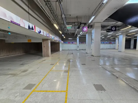 Gran Local Comercial En Los Dominicos - Msc