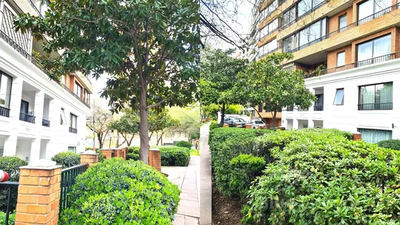 Elegante Edificio 2d2b Mariposa 104m2, Vitacura Remodelar