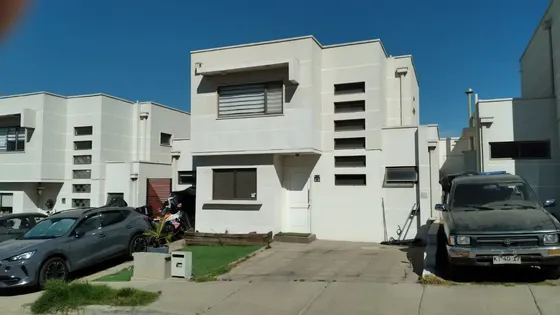 Casa Con Piscina En Condominio, Peñablanca