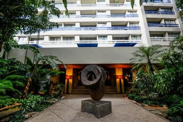 En Alquiler Hermoso Apartamento En El Hotel Altamira Suites. Los Palos Grandes. (r.o)