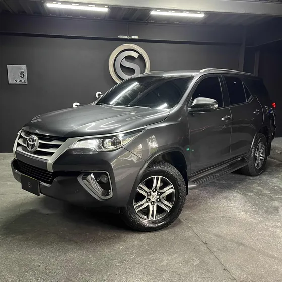 Toyota Fortuner 2.4 Street At 7as