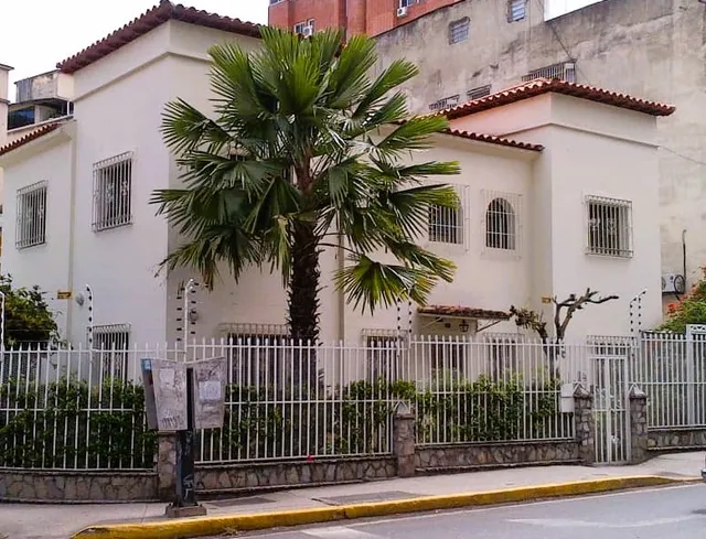 Vendo Casa San Bernardino 600mt2 T. Ubicación. Uso Residencial Y Comercial