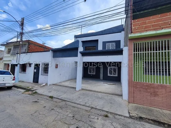 Gbf 25-15298 La Victoria U.r.b Bolívar Vendo Amplia Casa Para Culminar A Su Gusto Contácteme Ya.