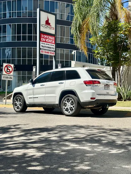 Jeep Grand Cherokee 3.7 Limited Lujo 3.6 4x2 At