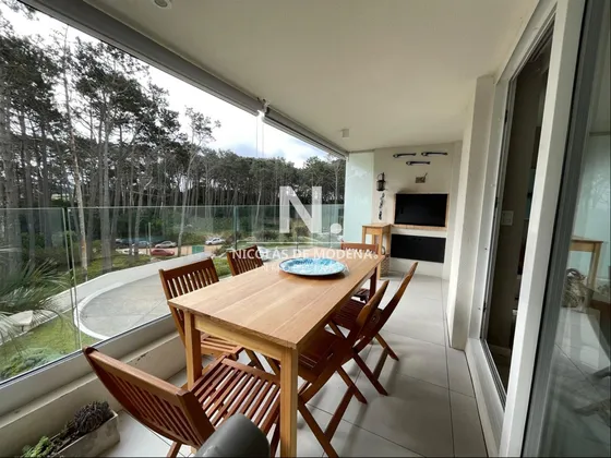 Vende Apartamento De 1 Dormitorio En Mansa, Punta Del Este.