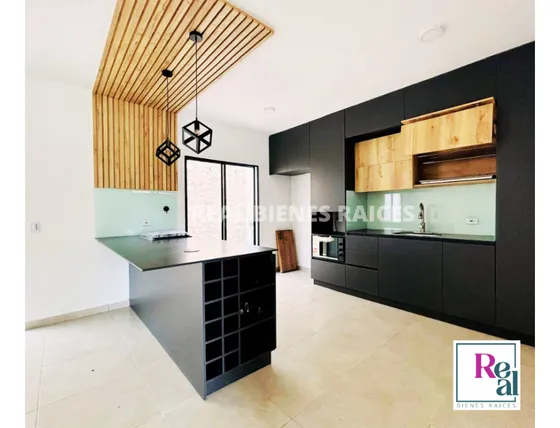 Casa Medianera En Venta  Unidad Abierta