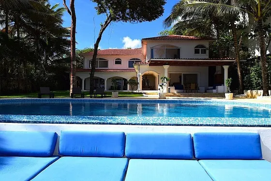 Hermosa Villa En Primera Línea De Playa En Sosua