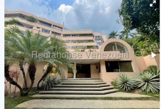 Se Ofrece En Venta Formidable, Hermoso Y Amplio Apartamento Ubicado En Sebucan