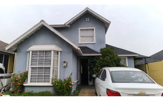 Venta De Comoda Casa En Ciudad Del Este, Puente Alto