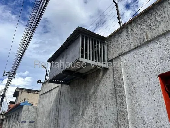 Karelys Medina Alquila Local Comercial Con Potencial Ilimitado! El Espacio Que Tu Próximo Gran Proyecto