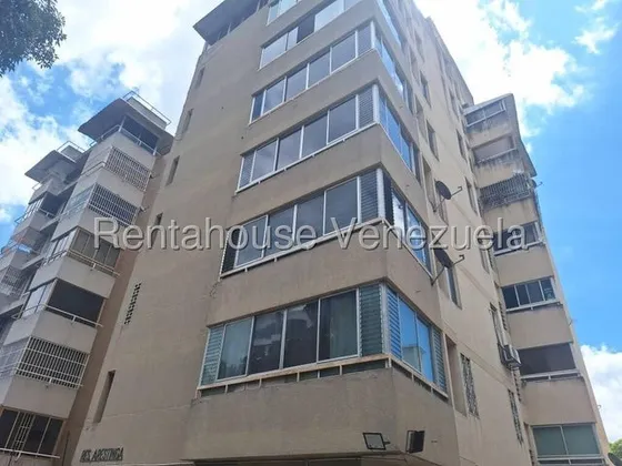 Amplió Y Confortable Apartamento En Venta En La Florida. Fabiola. Mls #25-13937.