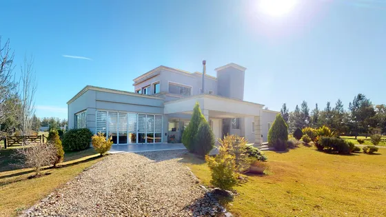 Casa En Countries/b.cerrado (la Plata)
