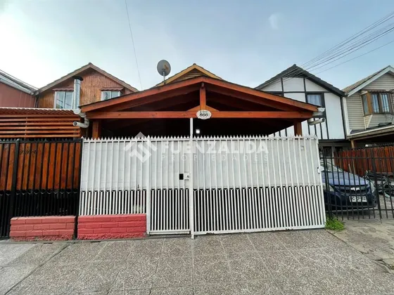 Casa En Venta De 3 Dorm. En Maipú