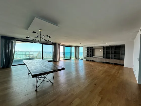 Venta Con Renta Penthouse Triplex Forum Buceo 4 Dormitorios Y Servicio