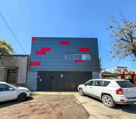 Gran Bodega Incluye Un Dep De 2dorm.excelente Ubicación.