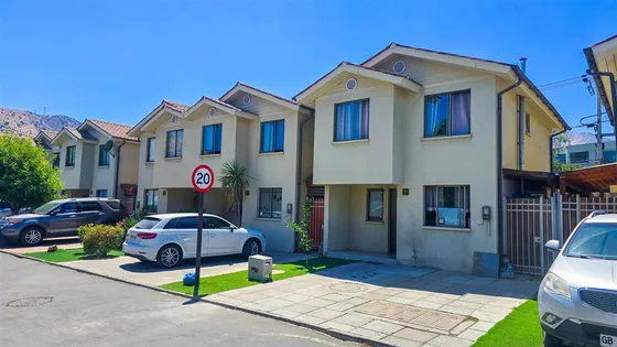 Casa En Arriendo En Condominio. Agosto 2025 En Huechuraba