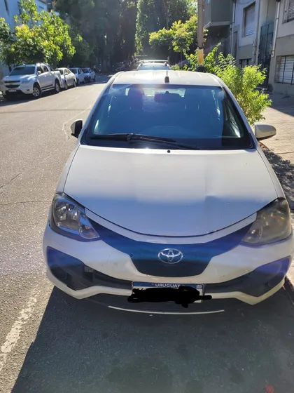 Toyota Etios 1.5 Sedan X