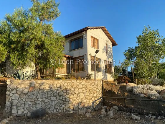 Se Vende Parcela Con Casa Con Hermosa Vista , En Curacavi