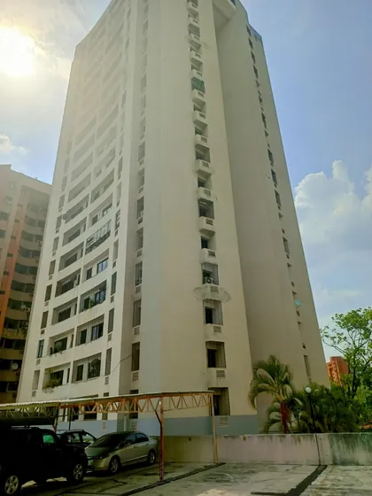 Apartamento En Venta - 90m² - 2 Hab - 2 Baños - Zona Privilegiada - Incluye Muebles Y Electrodomésticos   Valles De Camoruco Res. Kioto Onbg