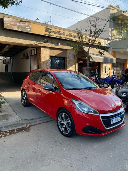 Peugeot 208 1.6 Active