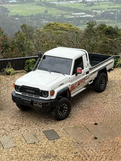 Toyota Land Cruiser Vdj76