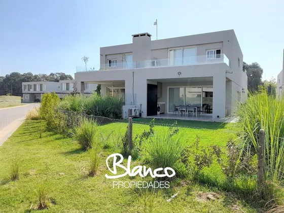 Departamento  En Venta En Pilara - 4 Ambientes