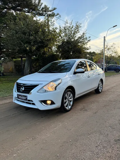 Nissan Versa 1.6 Advance