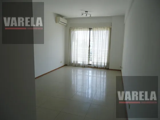 Av. Diaz Vélez 4600 P.9° Se Vende C/renta- 2 Amb. Fte. C/balcón. Cochera Fija-cub. Amenities. Parque Centenario.
