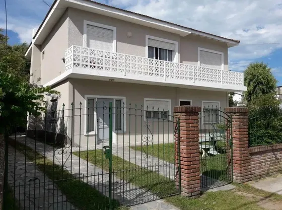 Departamentos En Venta - 7 Dormitorios  4 Baños - 405mts2 - Villa Gesell