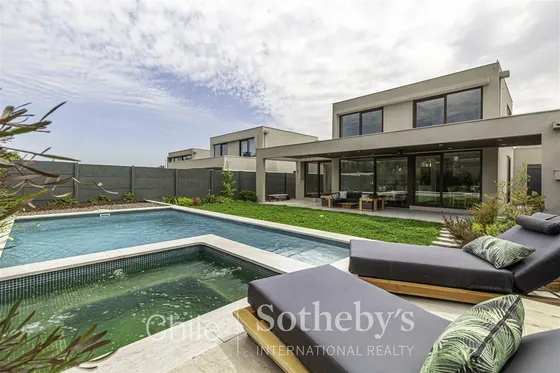 Casa En Venta De 3 Dorm. En Piedra Roja