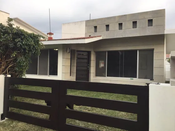 Casa En Venta Con Alberca Lomas De Cocoyoc