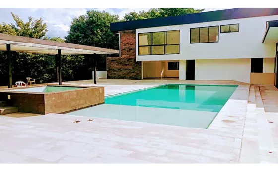 Finca Moderna En Santa Fe, Antioquia, Colombia.