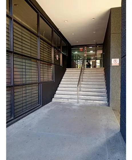 Alquilo Oficina 137 M2 La California Av. Francisco De Miranda