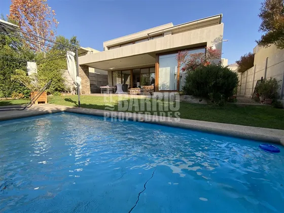 Casa En Venta De 4 Dorm. En Colina