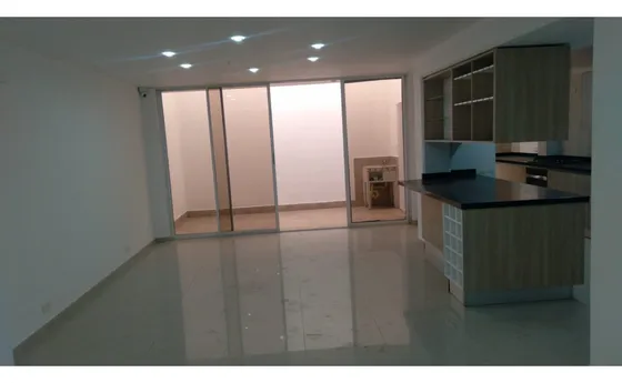 Venta De Casa En 180mtrs2 En La Flora, Norte De Cali 8487.