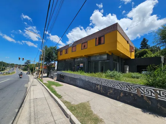 Venta Casa 5 Dormitorios Cosquín Con Cochera