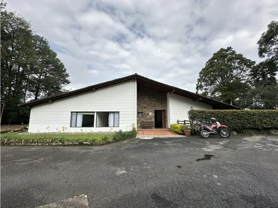 Casa En Arriendo, Loma Del Chocho Envigado