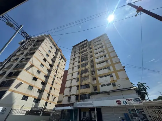 Apartamento En Venta En Maracay Urbanización La Esperanza