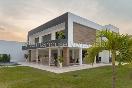 Casa En Venta Prados Del Este (fc)