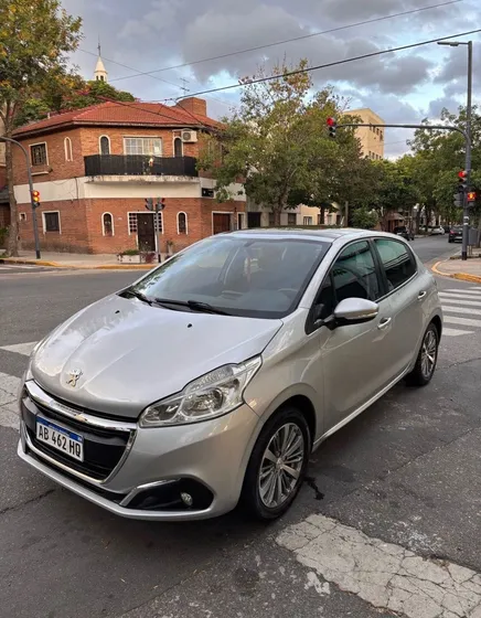 Peugeot 208 1.6 Allure