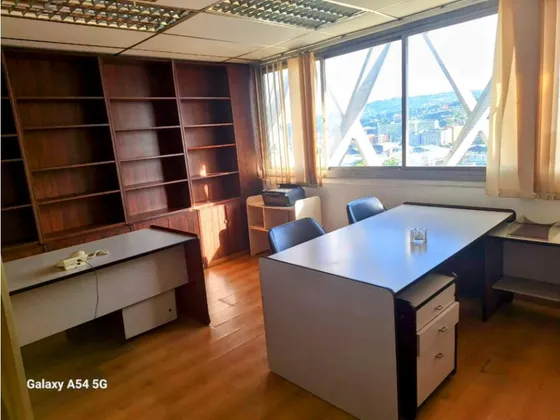  Alquiler De Cubículos/oficinas 28 M2 Y 23 M2 Av. Libertador Chacao