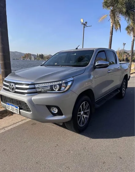 Toyota Hilux 2.8 Cd Srx 177cv 4x2