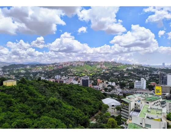 Se Vende Apto 138m² 2h+s/2b+s/3e Lomas De Las Mercedes