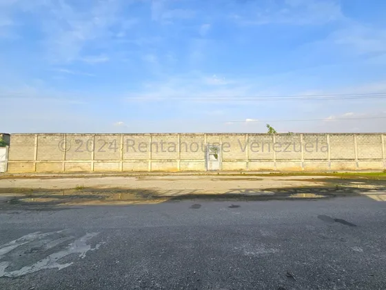 Potencial Terreno Propio En Venta En La Zona Industrial De Cabudare, Posee 2.990 Mt2 Listos Para Llevar A Cabo Ese Proyecto Que Desea Desarrollar \\ Mehilyn Perez Tu Asesor De  Confianza //
