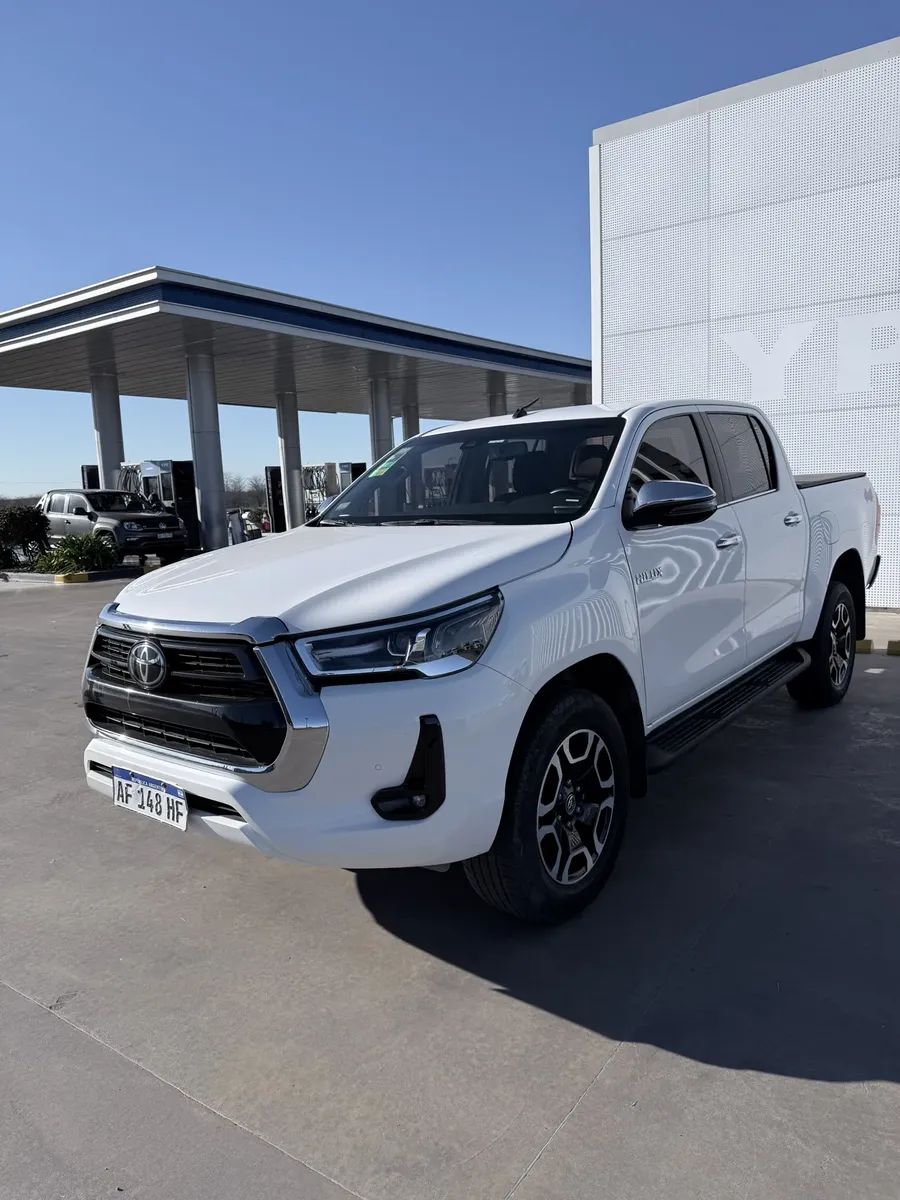 Toyota Hilux Pick-Up 2.8 Cd Srx 204Cv 4X4 At