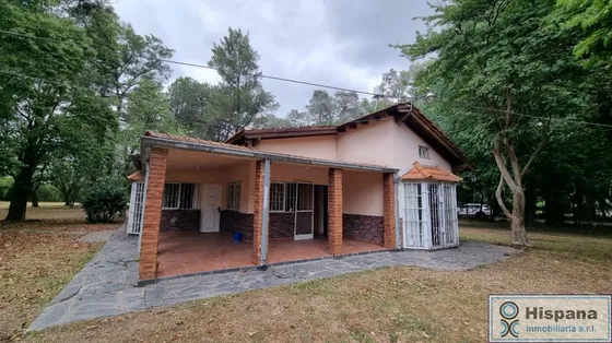Importante Casa En Venta  En La Lonja, En La Calle Pampa. Retasada