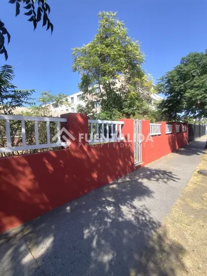 Casa En Venta De 6 Dorm. En Maipú